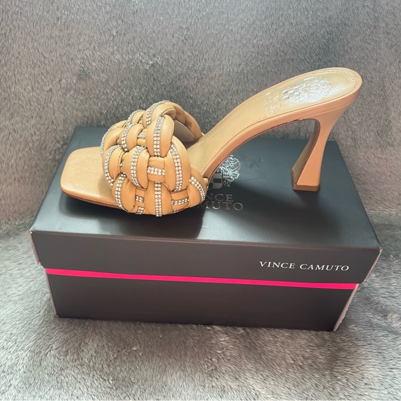Rayley slide sandal from Vince Camuto. - Picture 5 of 11